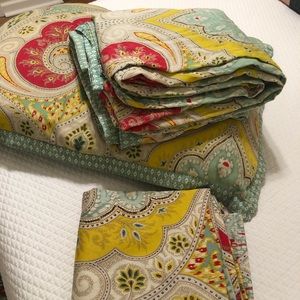 Full Bed Duvet, Pillow Sham, & Shower Curtain